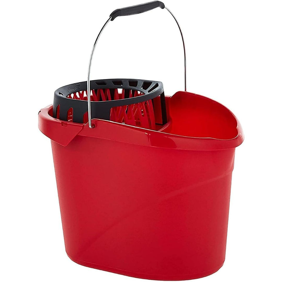 Bucket With Torsion Wringer